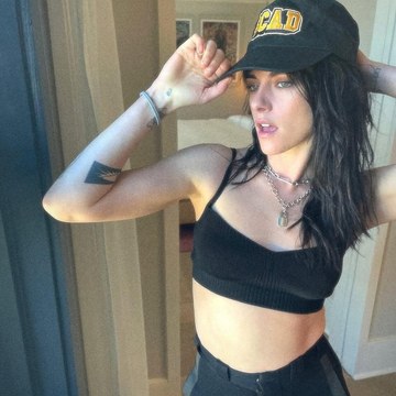 Kristen Stewart - Provocative and Androgynous Shoots in kristenstewart_hot_soa41mscdpyf1.jpg - hidden celebrity photo